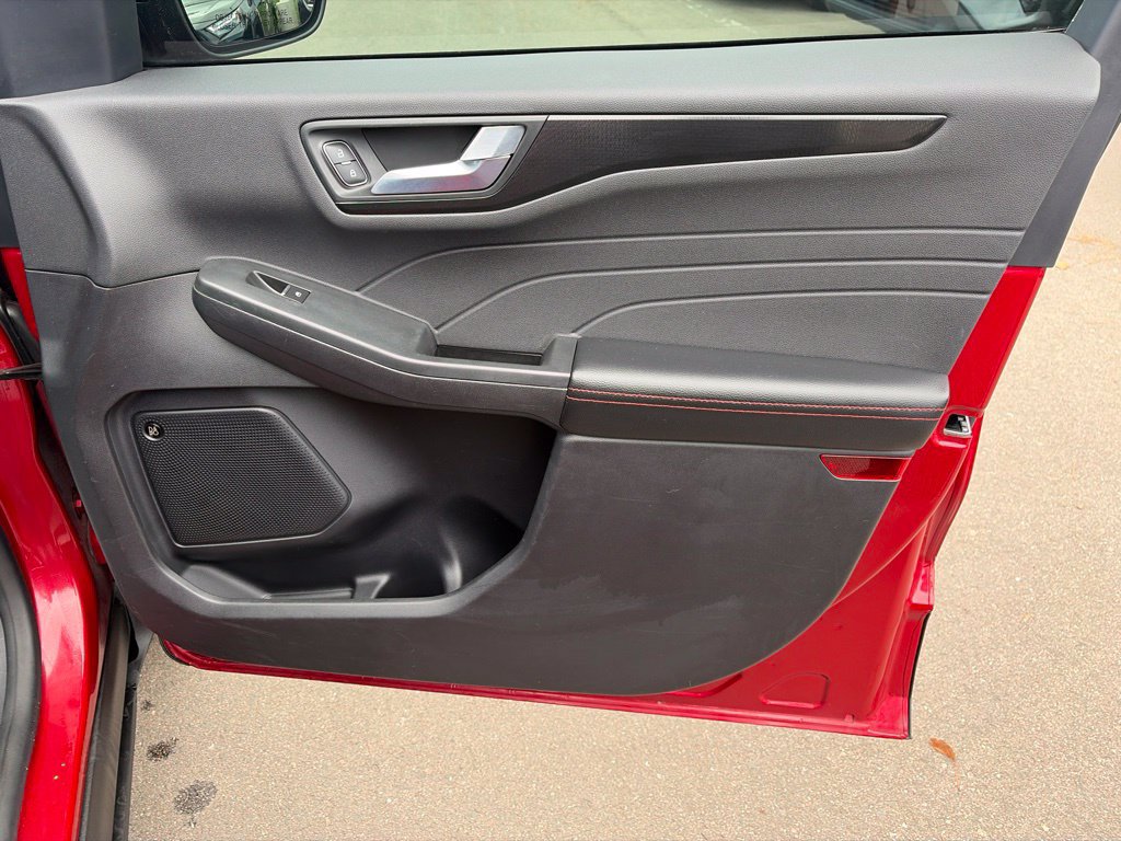 Used 2022 Ford Escape SEL w/ SEL Stealth AWD Package image 11