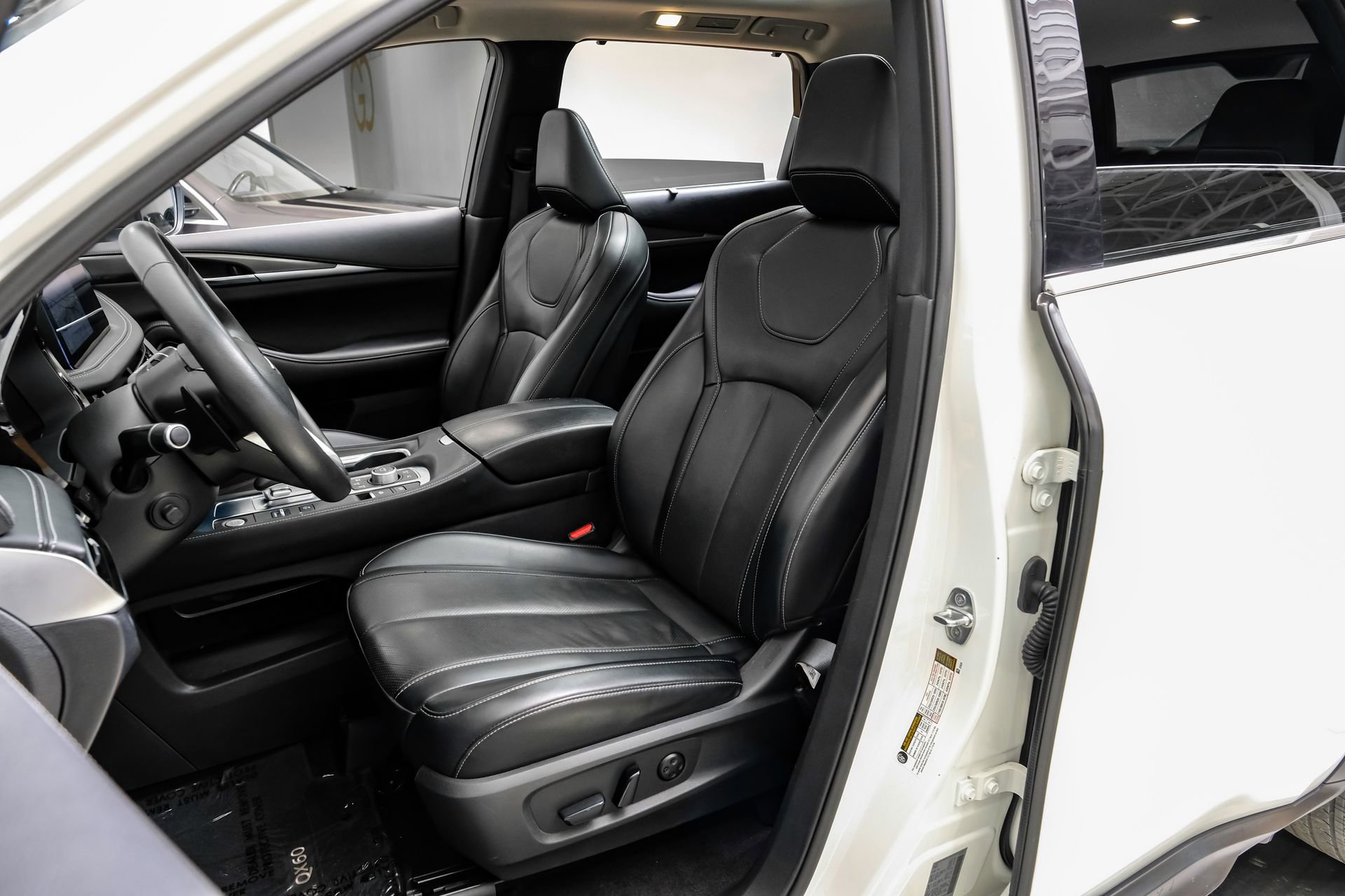 Used 2023 INFINITI QX60 Luxe w/ Vision Package image 35