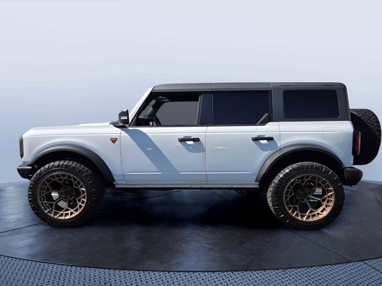 Used 2024 Ford Bronco Badlands AWD/4WD image 3
