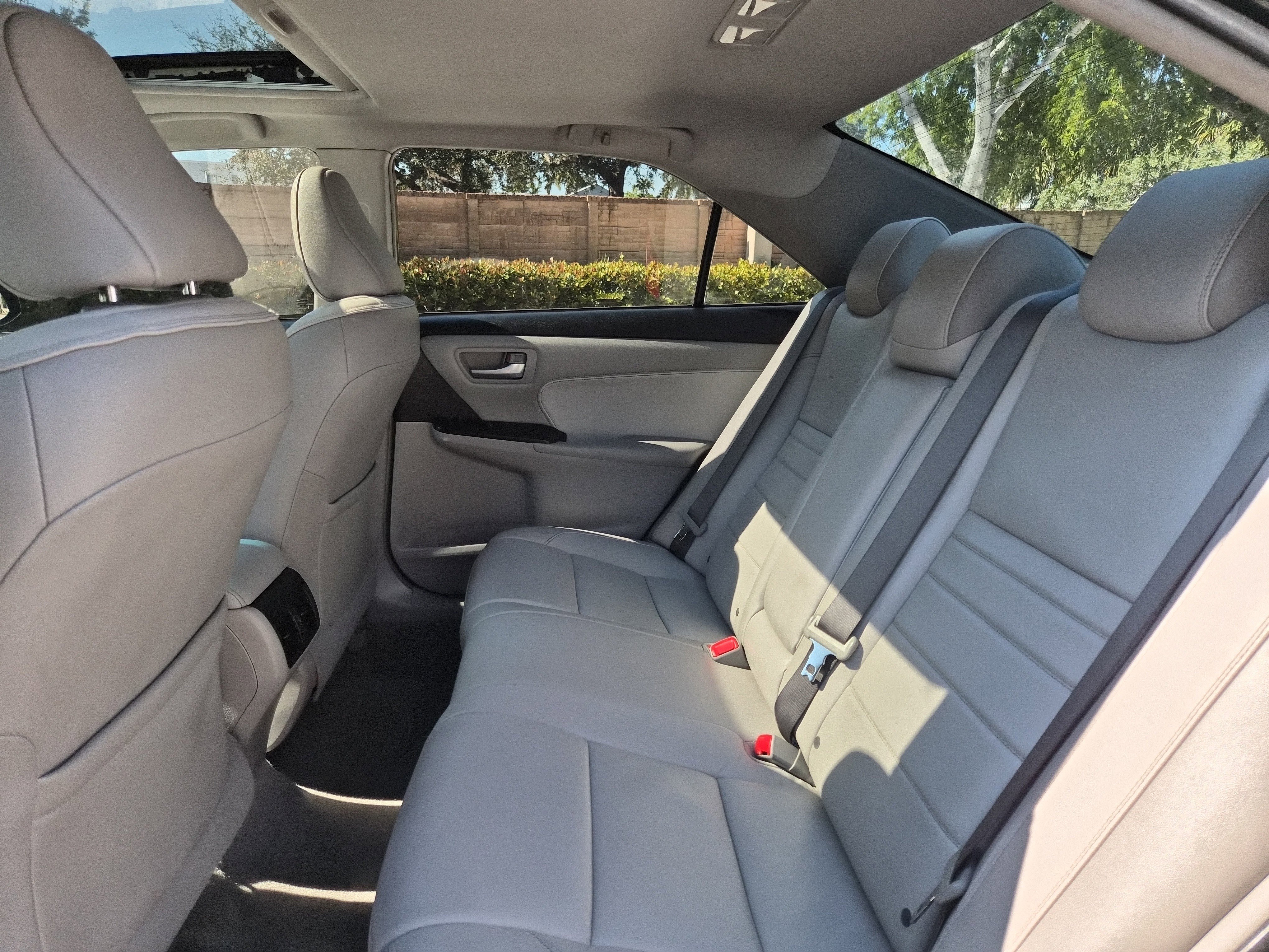 Used 2016 Toyota Camry XLE w/ Moonroof Package image 15