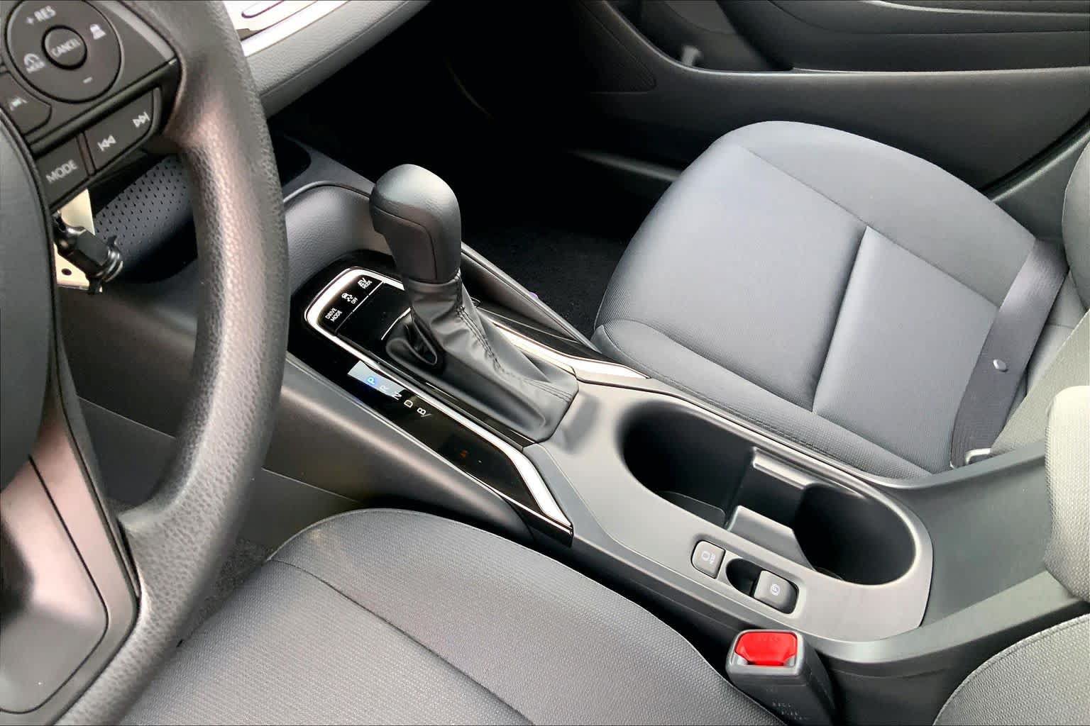 Used 2026 Toyota Corolla LE FWD image 16