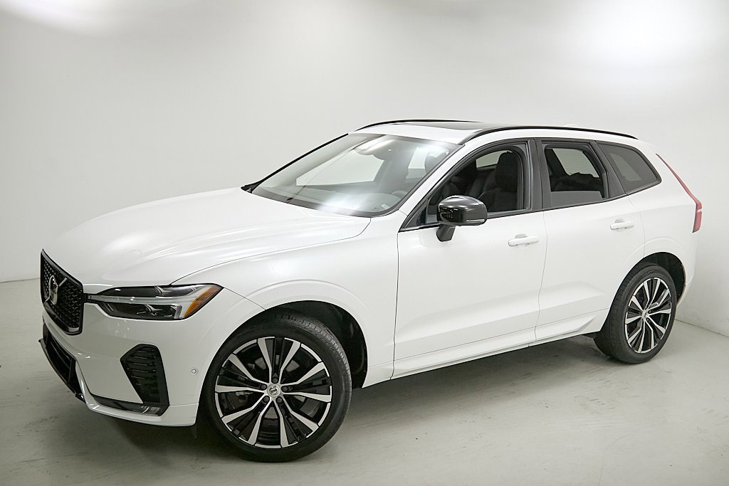 Certified 2023 Volvo XC60 B5 Plus w/ Protection Package Premier image 3