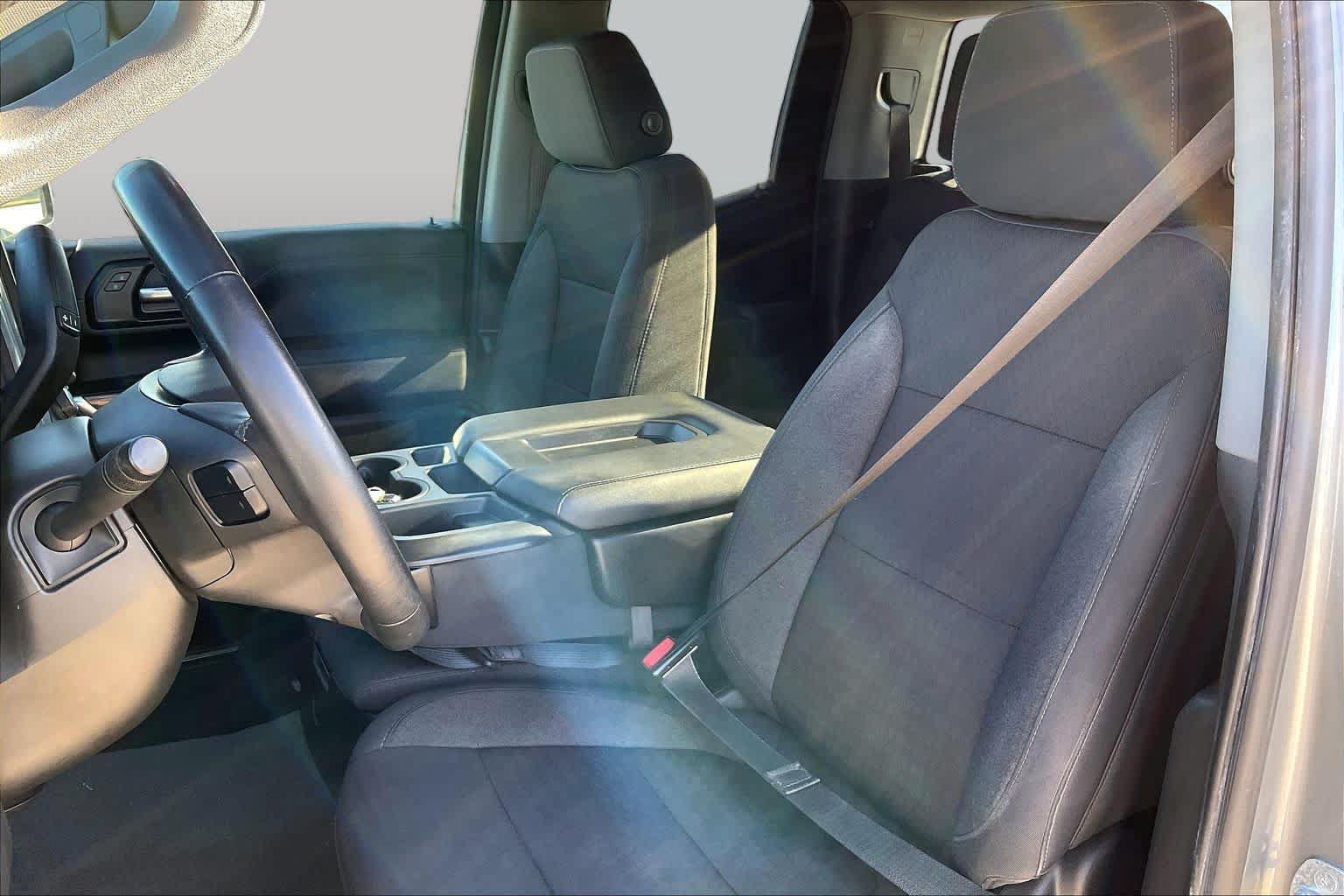 Used 2022 Chevrolet Silverado 1500 LT AWD/4WD image 8