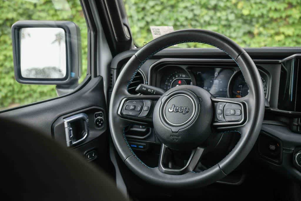 Used 2024 Jeep Wrangler Unlimited Rubicon 4xe AWD/4WD image 15
