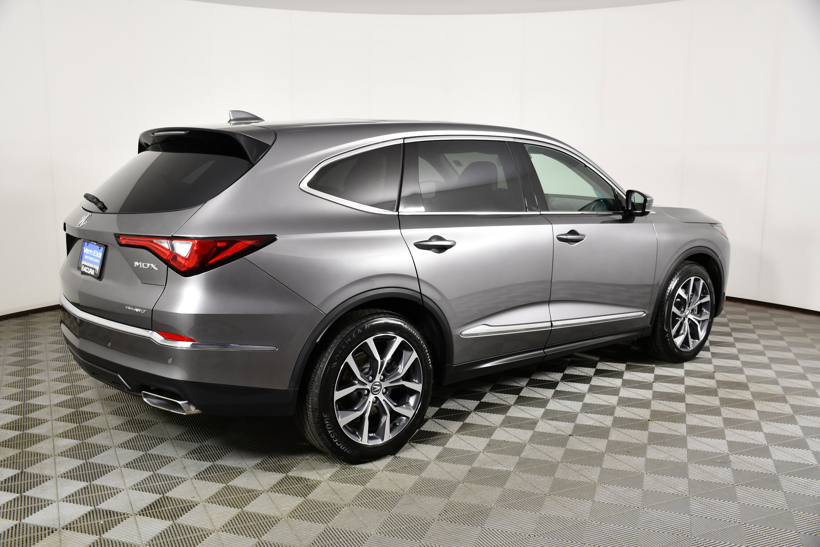 Certified 2024 Acura MDX SH-AWD w/ Technology Package image 6