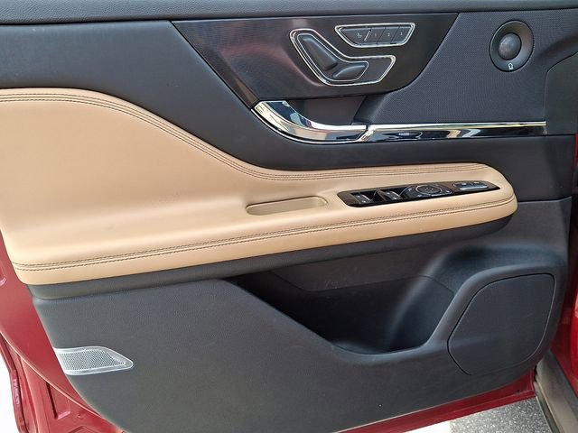 Certified 2020 Lincoln Corsair Reserve w/ Equipment Group 201A image 12