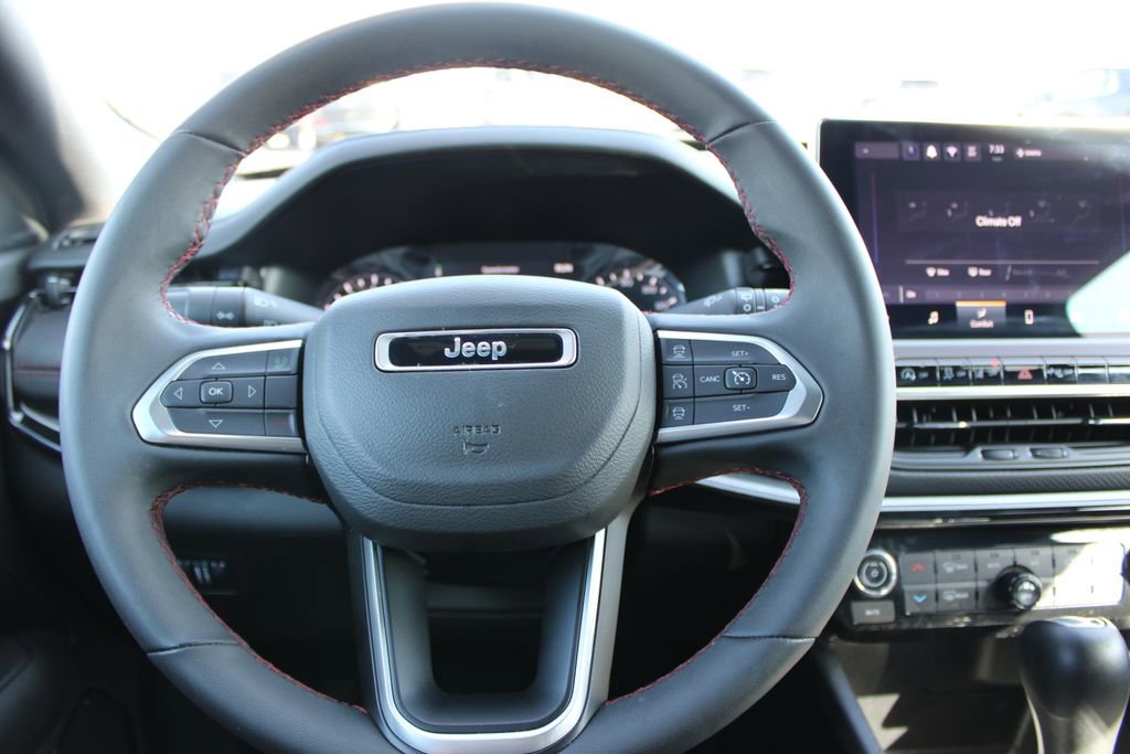 Used 2025 Jeep Compass Trailhawk w/ Trailer Tow Group AWD/4WD image 35
