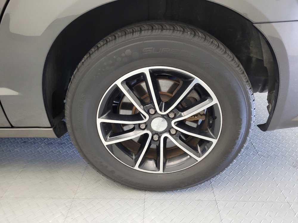 Used 2016 Dodge Grand Caravan R/T w/ Driver Convenience Group FWD image 31
