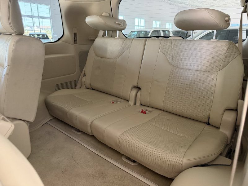 Used 2019 Lexus LX 570 4WD w/ Luxury Package image 19