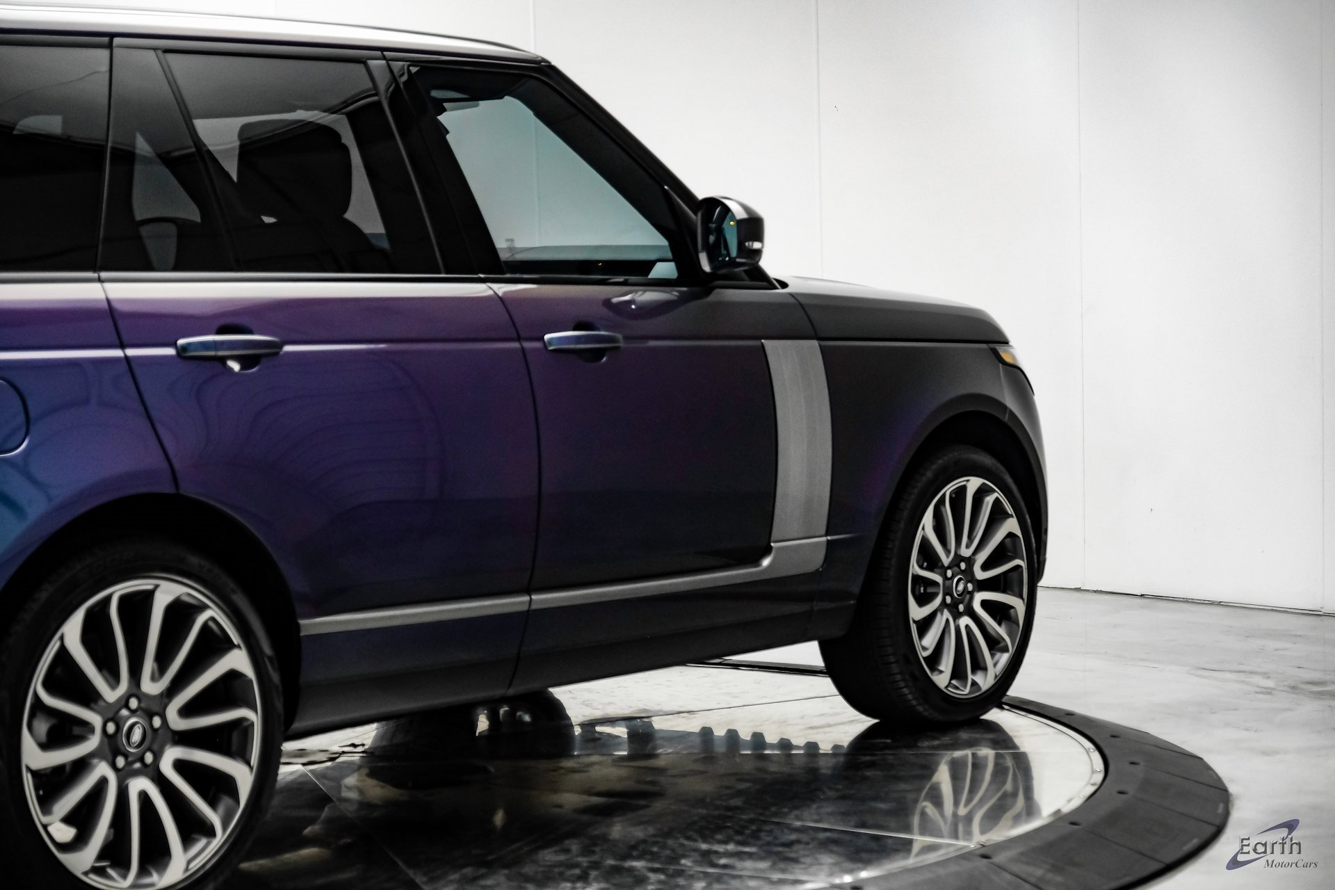 Used 2020 Land Rover Range Rover Autobiography image 14