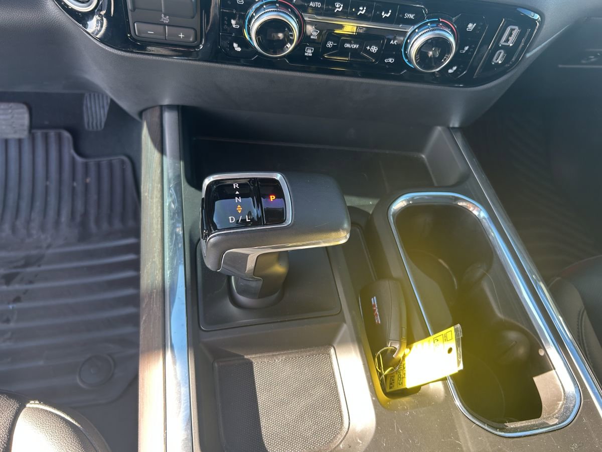 Used 2025 GMC Sierra 1500 SLT w/ SLT Premium Package image 14