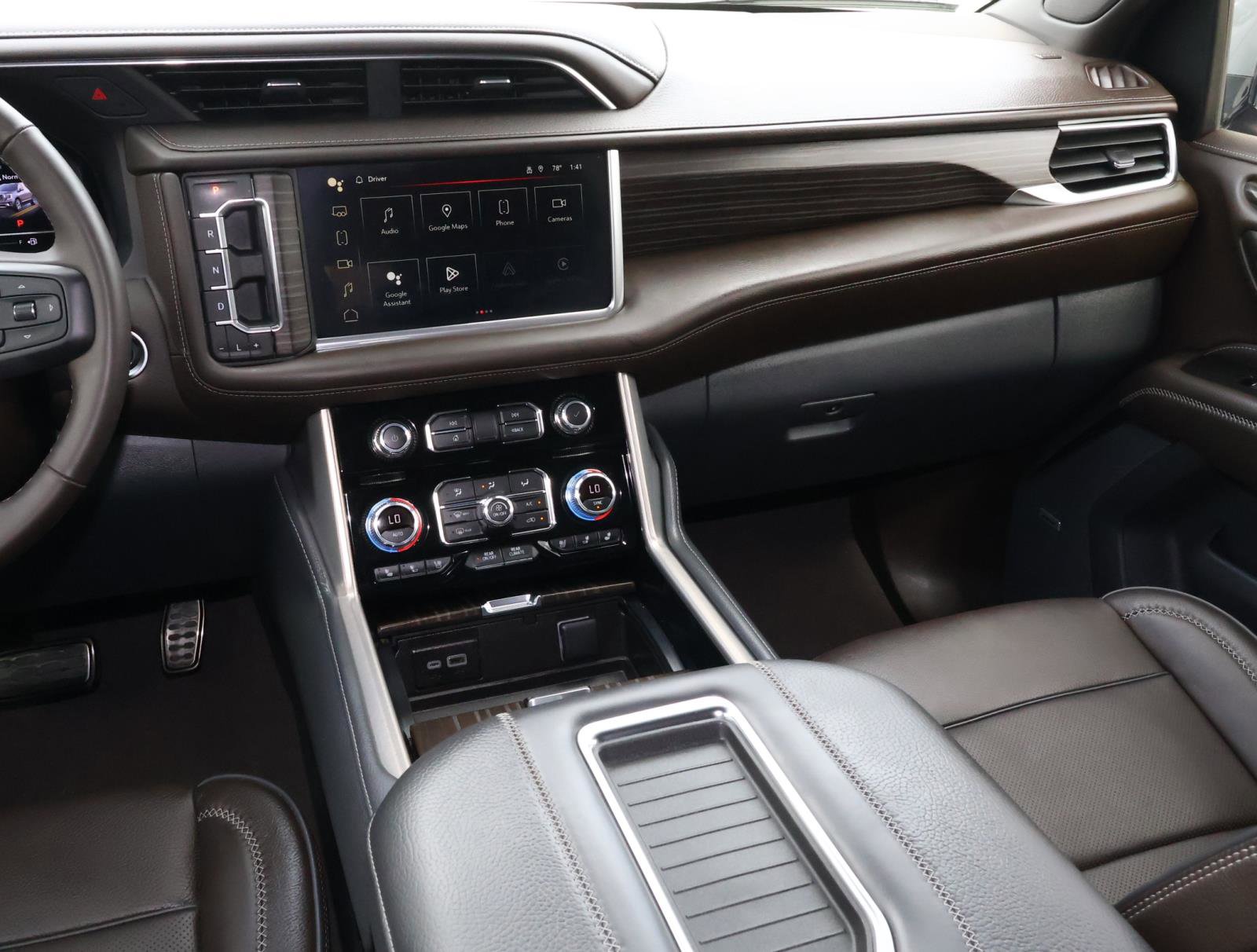 Used 2024 GMC Yukon XL Denali w/ Max Trailering Package image 12