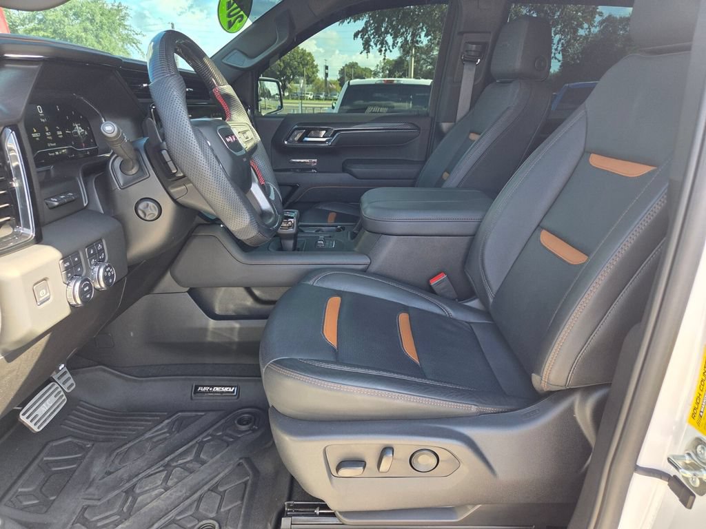 Used 2025 GMC Sierra 1500 AT4 w/ AT4 Premium Package AWD/4WD image 6