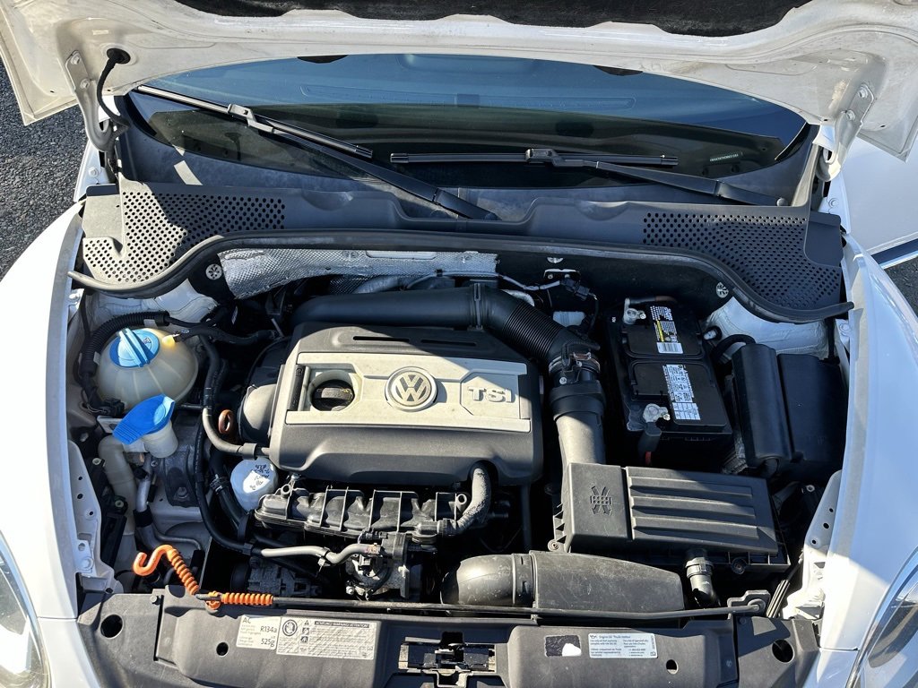 Used 2012 Volkswagen Beetle 2.0T image 27