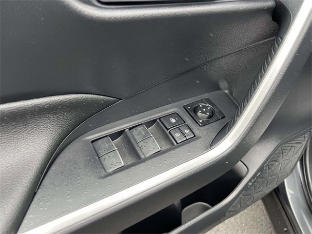 Used 2023 Toyota RAV4 SE image 16