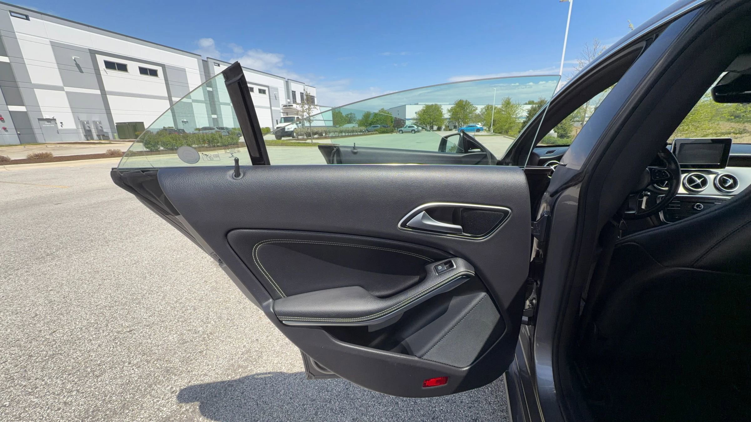 Used 2015 Mercedes-Benz CLA 250 4MATIC image 9