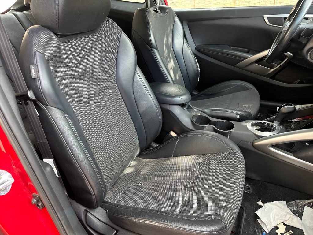 Used 2016 Hyundai Veloster w/ Option Group 02 FWD image 16