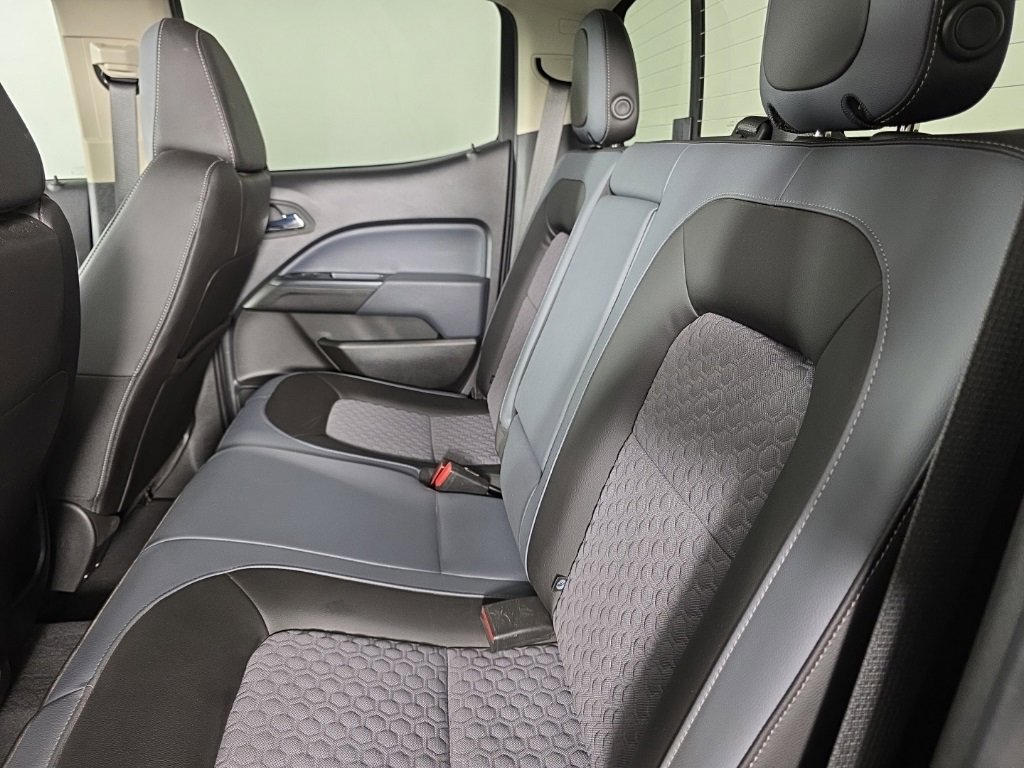 Used 2022 Chevrolet Colorado Z71 w/ Z71 Midnight Edition image 27