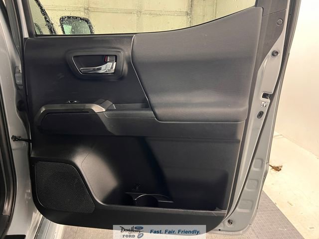 Used 2019 Toyota Tacoma TRD Sport w/ Technology Package AWD/4WD image 30