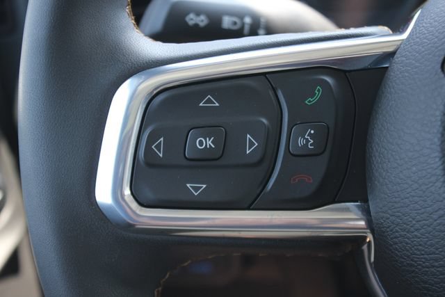 Used 2024 Jeep Wrangler Unlimited Sahara w/ Technology Group AWD/4WD image 15