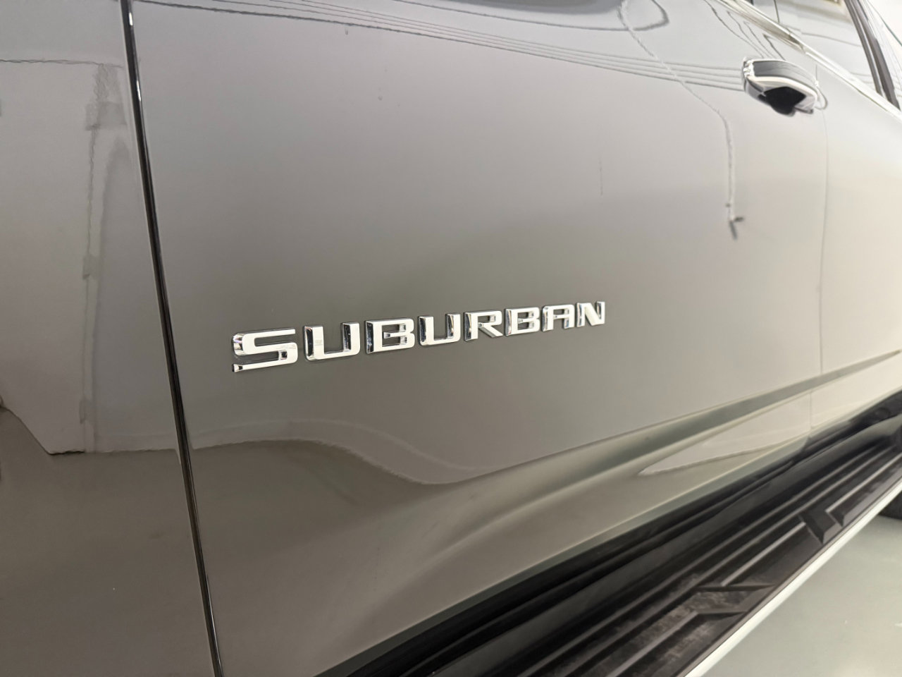 Used 2023 Chevrolet Suburban Premier image 29