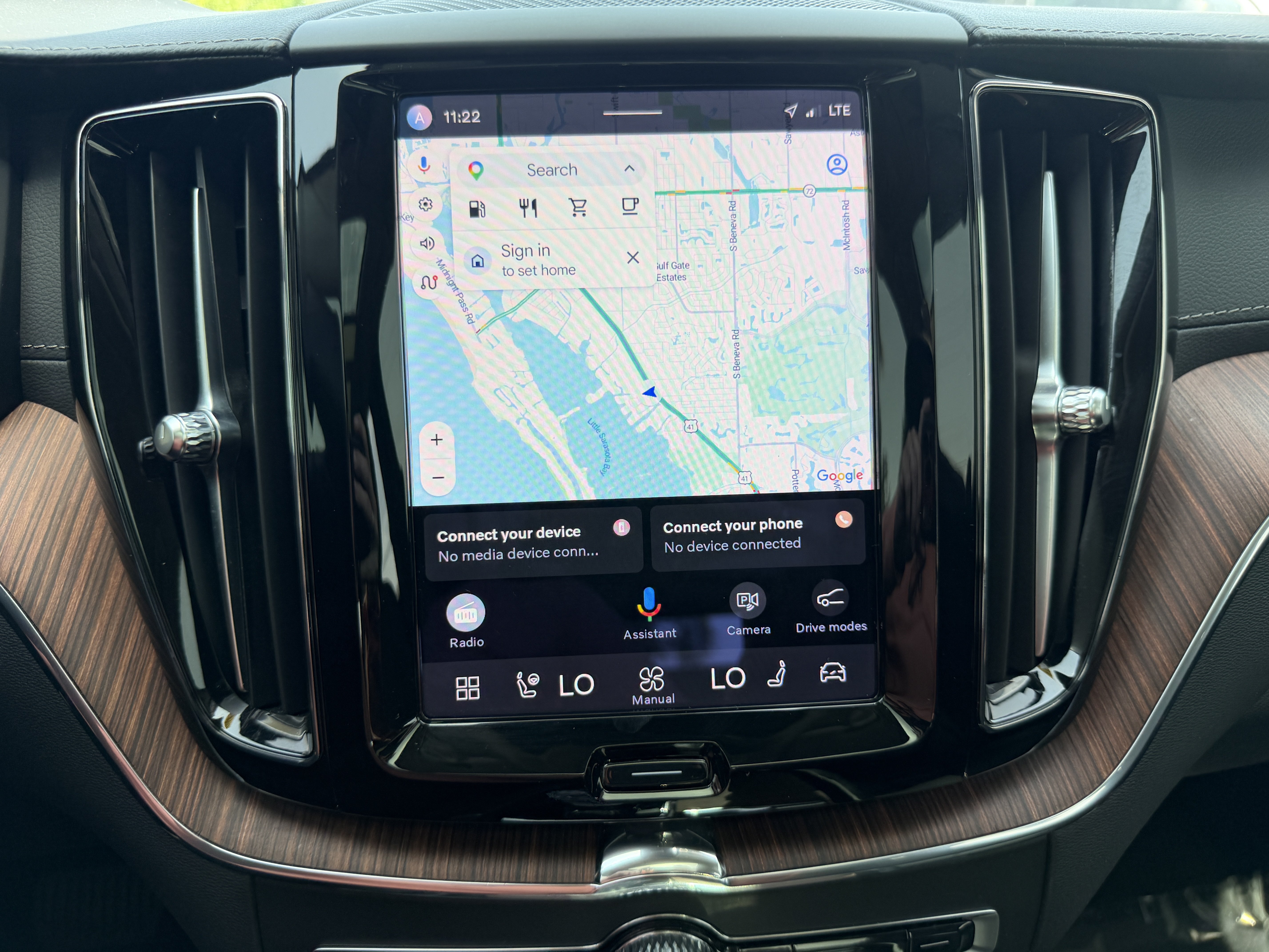 Certified 2023 Volvo XC60 B5 Ultimate w/ Climate Package FWD image 22