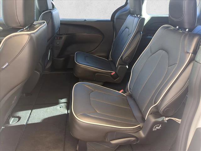New 2026 Chrysler Pacifica Limited w/ S Appearance Package image 16