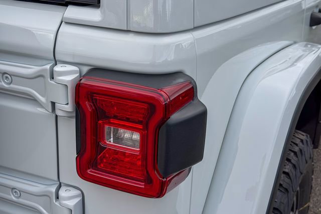 New 2026 Jeep Wrangler Unlimited Rubicon w/ Technology Group image 9