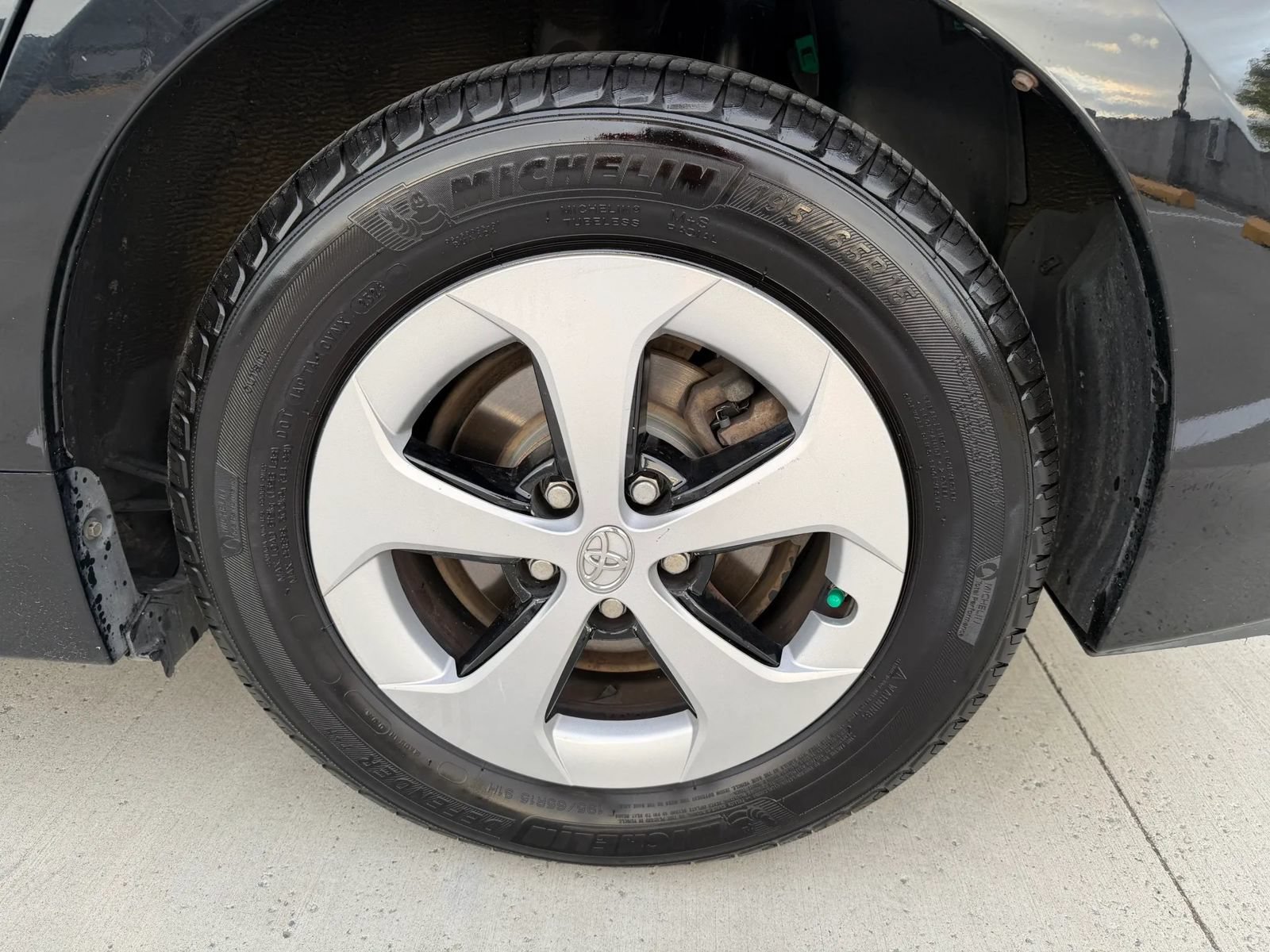 Used 2014 Toyota Prius Four FWD image 16