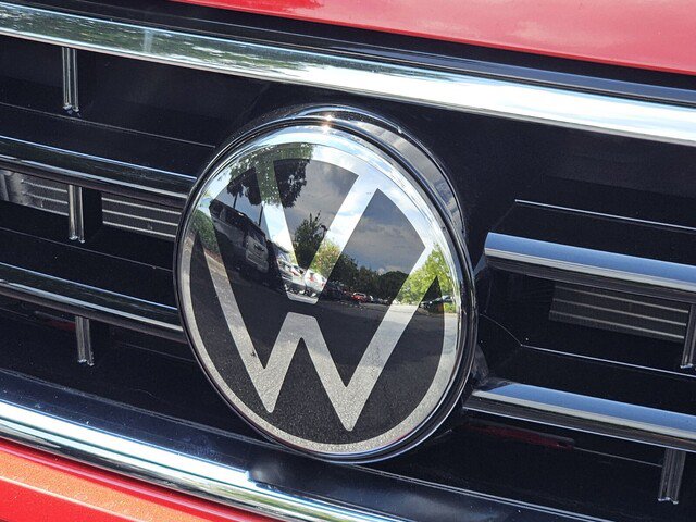 Used 2024 Volkswagen Tiguan SE R-Line FWD image 33