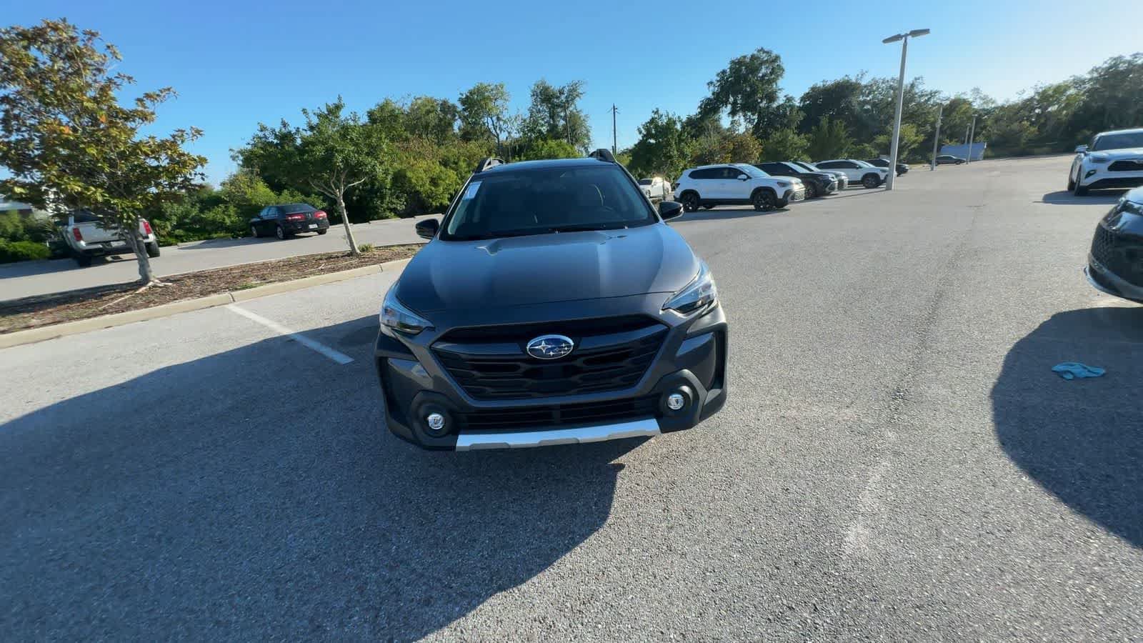 Used 2025 Subaru Outback Limited AWD/4WD image 3