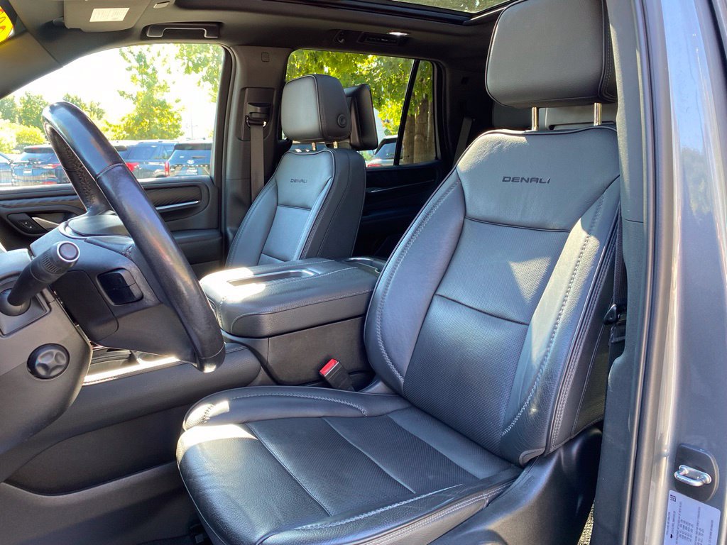 Used 2021 GMC Yukon Denali w/ Denali Premium Package AWD/4WD image 23