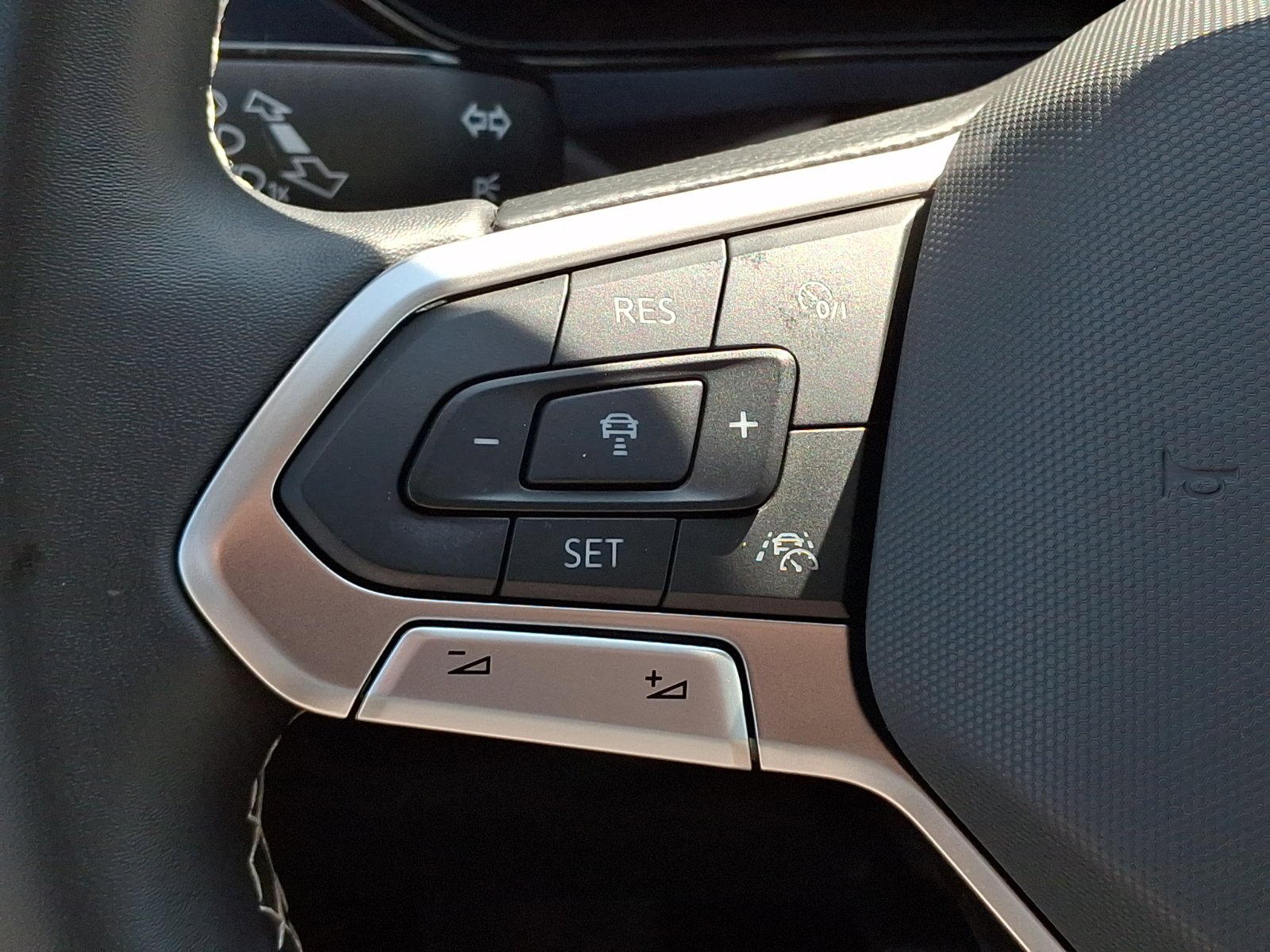 Certified 2024 Volkswagen Taos SE AWD/4WD image 22