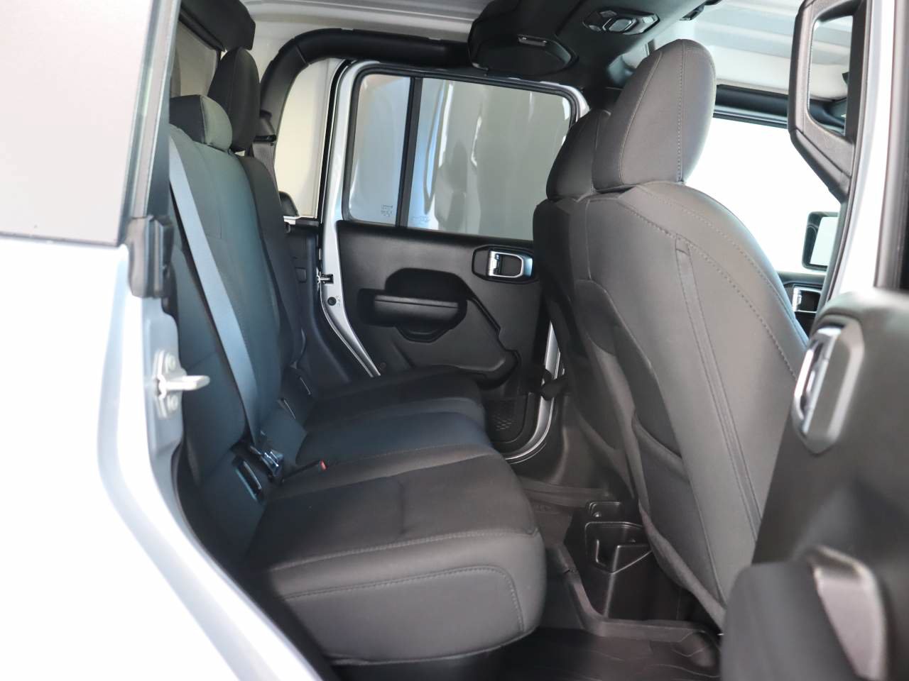 Used 2023 Jeep Gladiator Sport AWD/4WD image 18