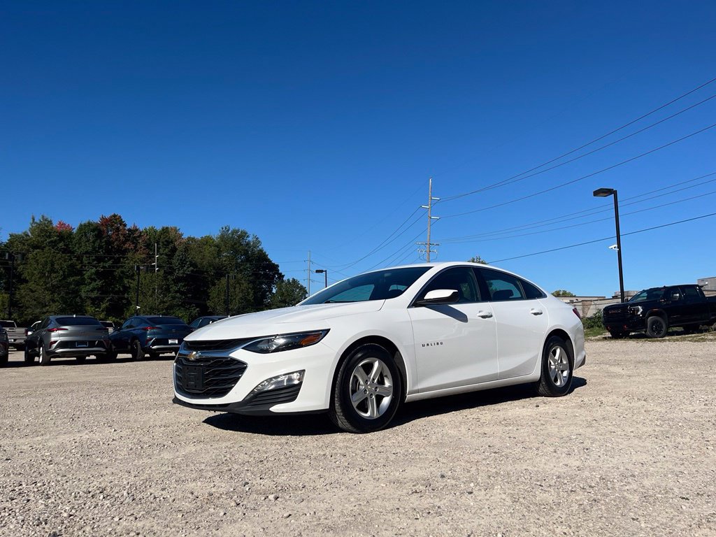 Used 2023 Chevrolet Malibu LT FWD image 2