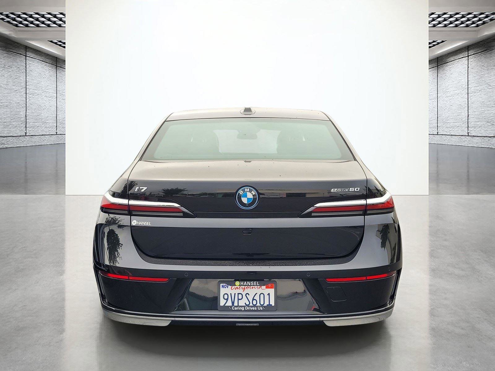 Used 2024 BMW i7 eDrive50 w/ Executive Package image 8
