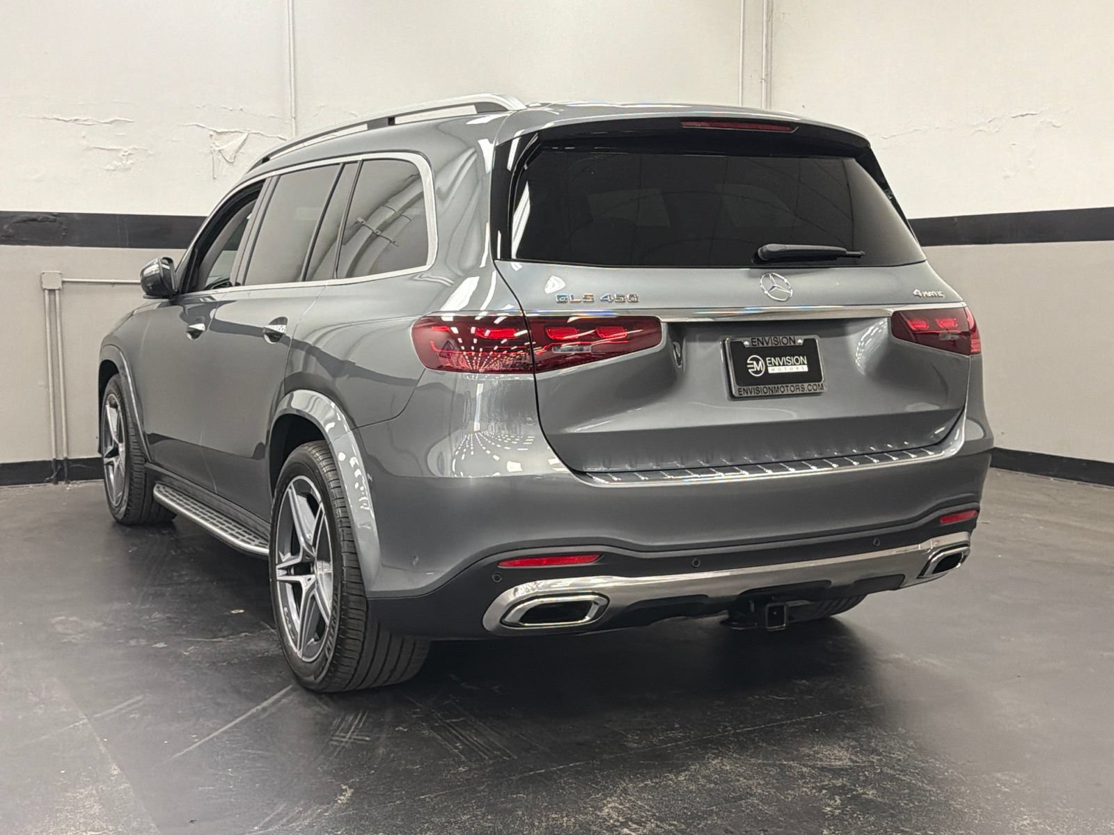 Used 2026 Mercedes-Benz GLS 450 4MATIC w/ AMG Line Exterior image 9