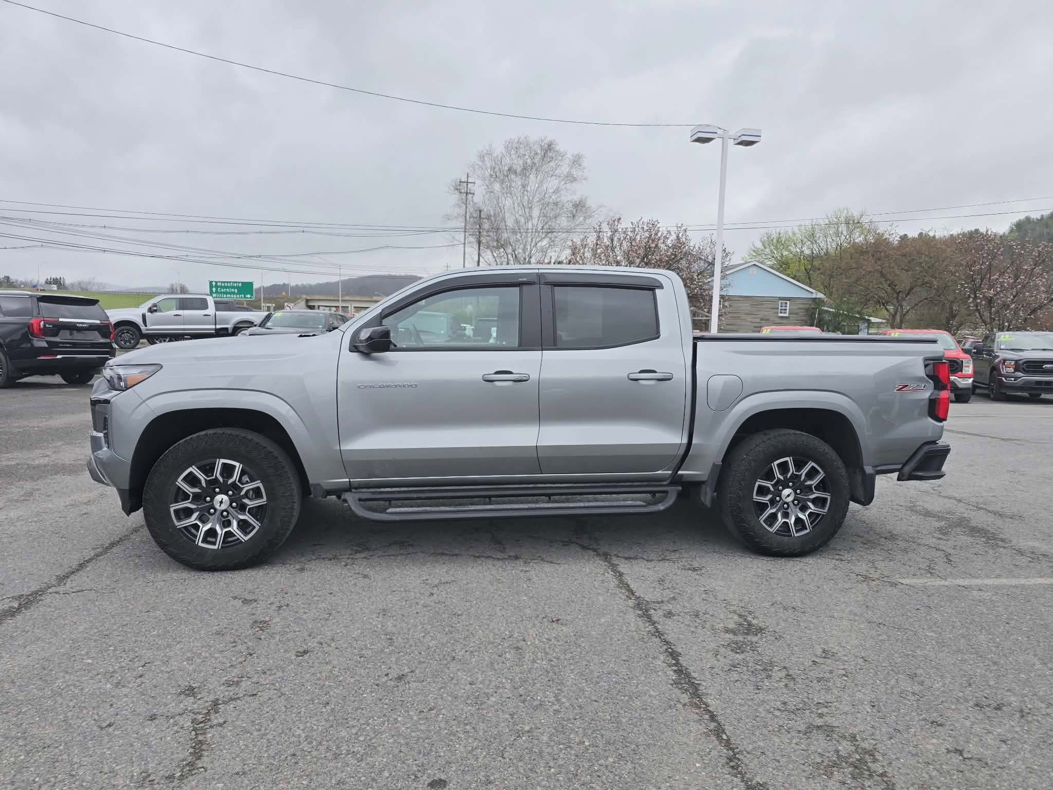Used 2024 Chevrolet Colorado Z71 w/ Z71 Convenience Package 2 AWD/4WD image 7
