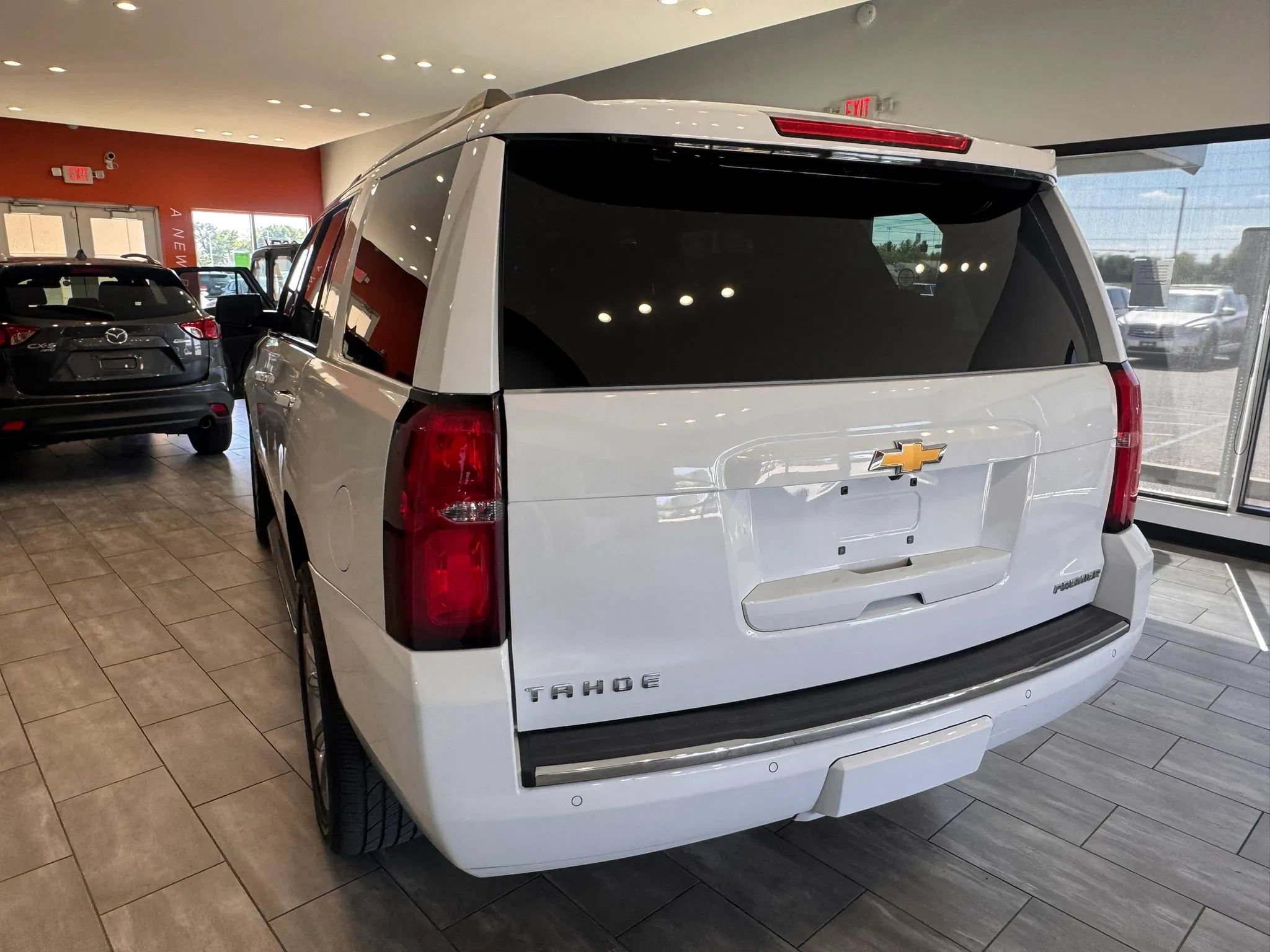 Used 2019 Chevrolet Tahoe Premier AWD/4WD image 14