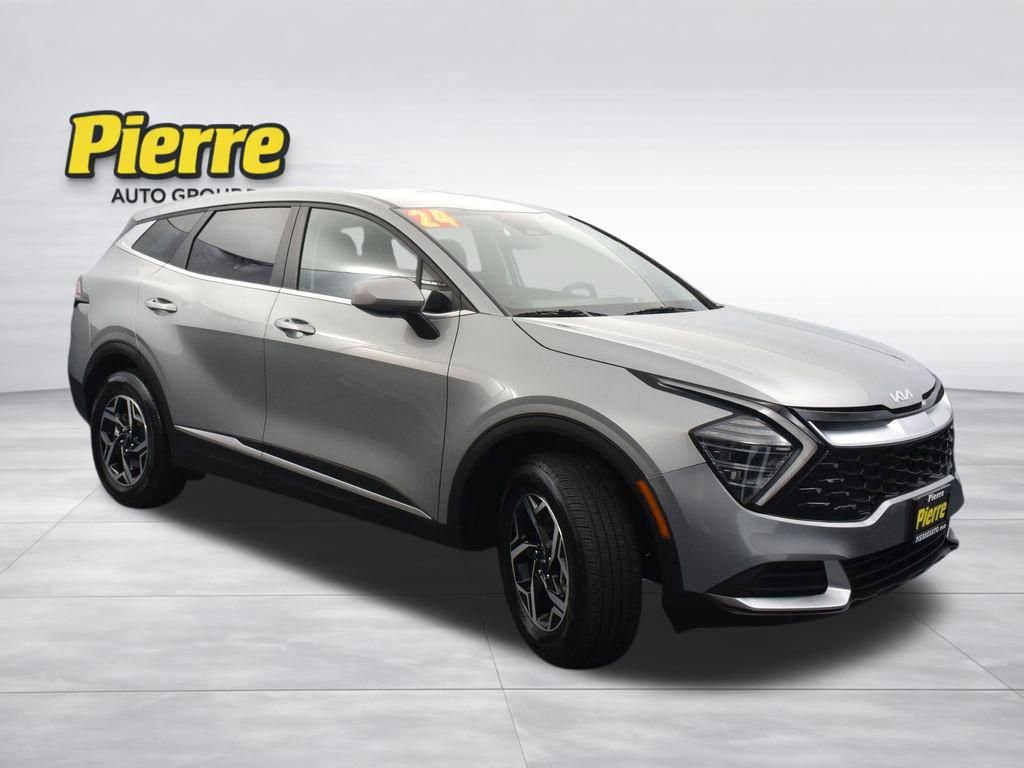 Used 2024 Kia Sportage LX image 3