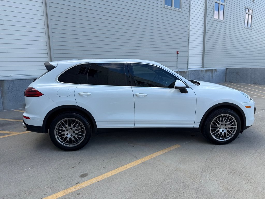 Used 2015 Porsche Cayenne S AWD/4WD image 2
