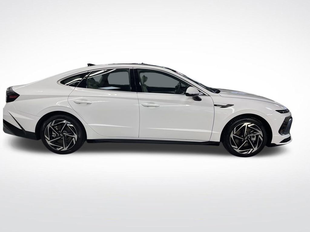 Certified 2024 Hyundai Sonata SEL w/ Convenience Package image 5