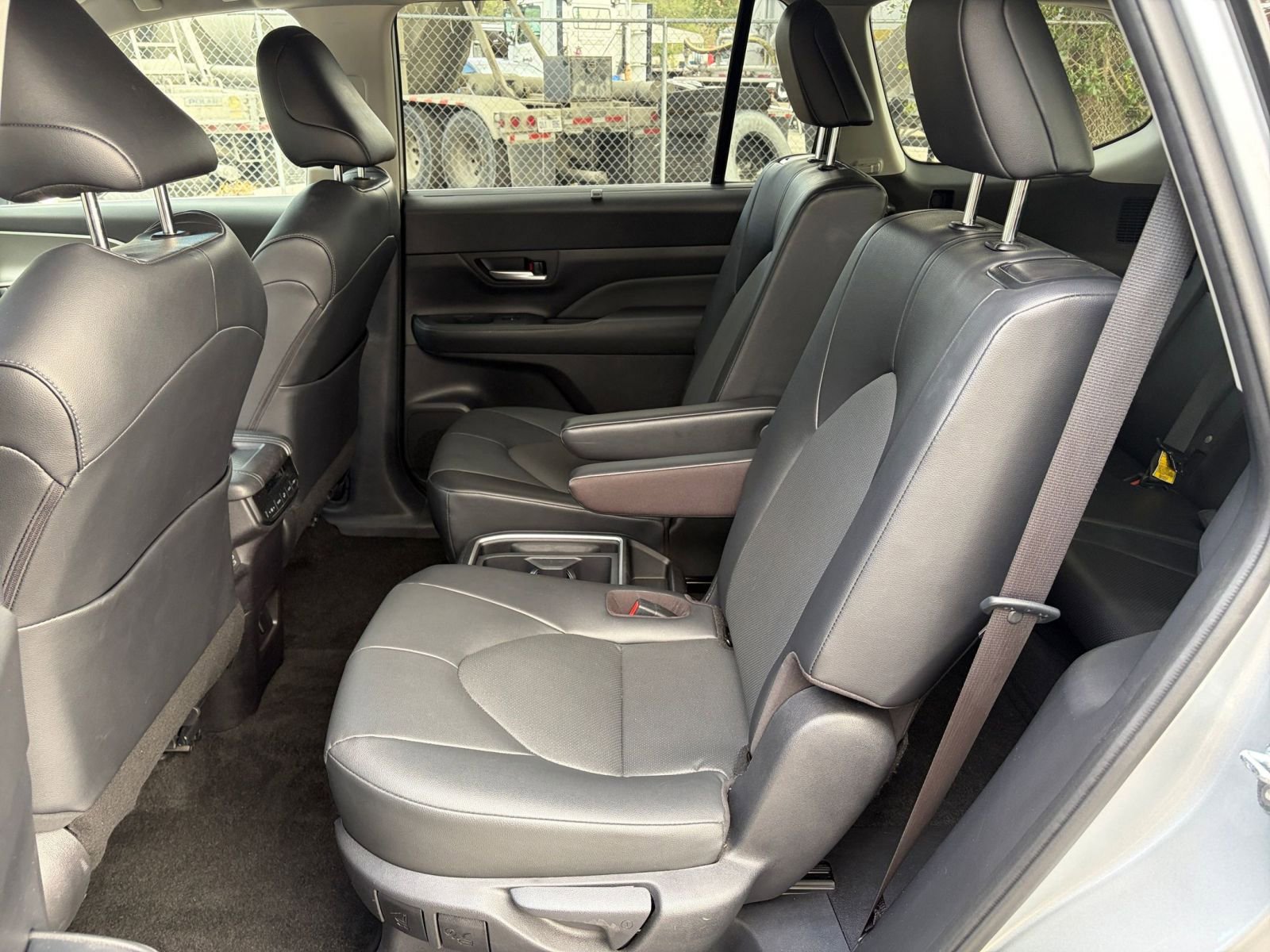 Used 2025 Toyota Grand Highlander FWD image 21