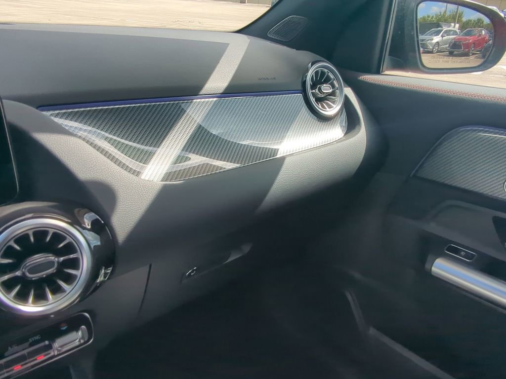 Certified 2025 Mercedes-Benz GLA 250 image 4