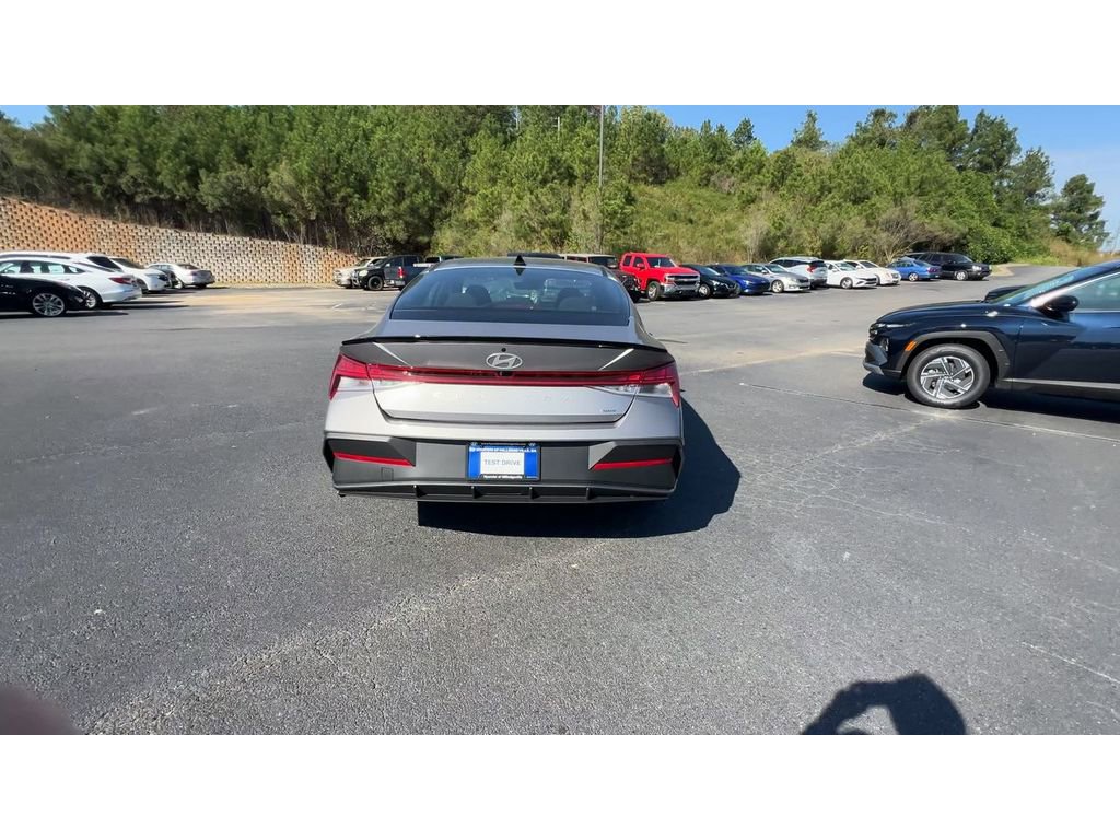 New 2025 Hyundai Elantra SEL image 7