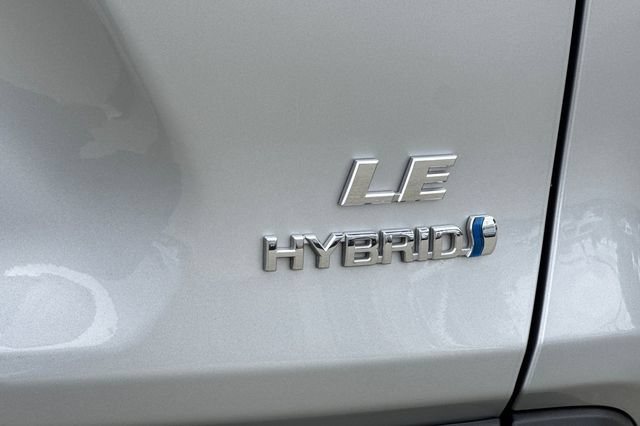 Used 2022 Toyota RAV4 LE AWD/4WD image 32