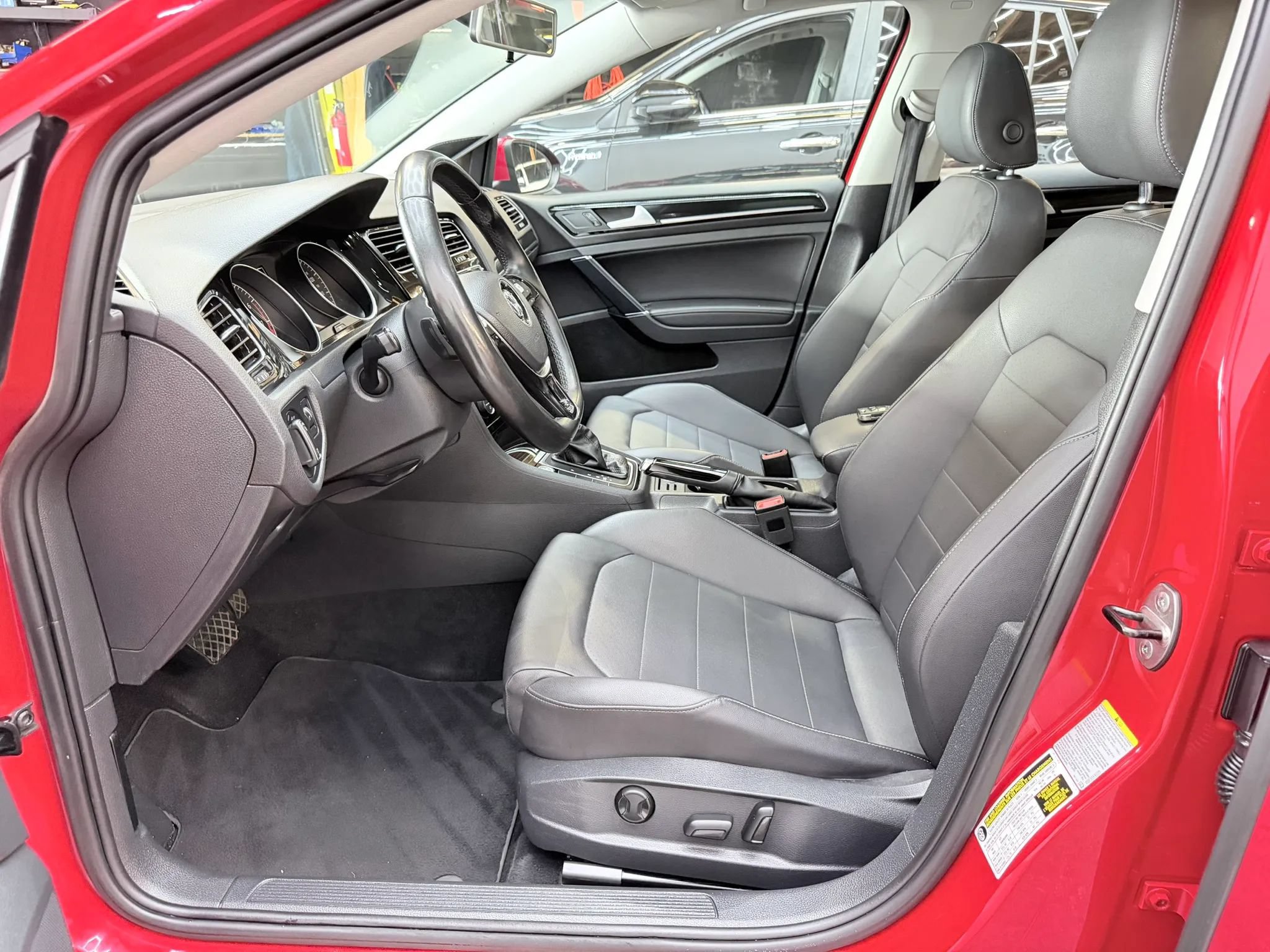 Used 2015 Volkswagen Golf SEL FWD image 10