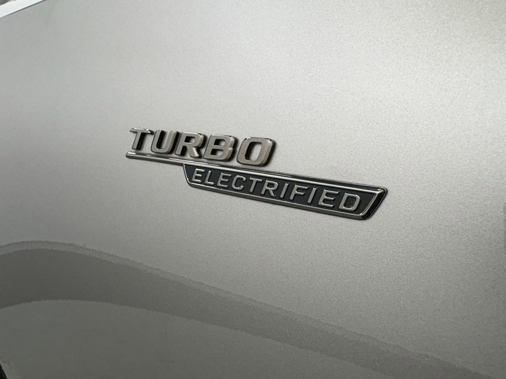 Used 2023 Mercedes-Benz C 43 AMG 4MATIC Sedan image 5