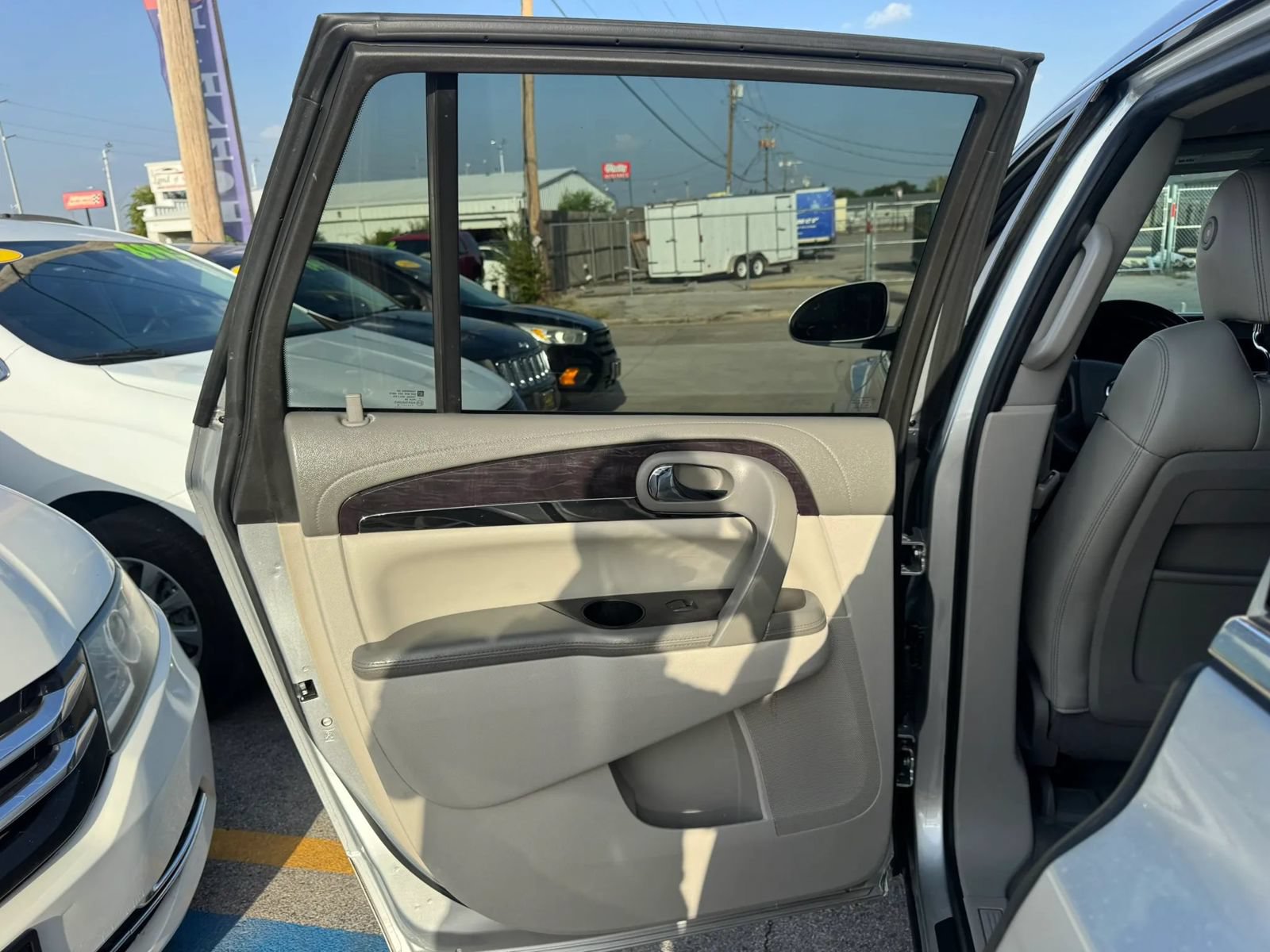 Used 2015 Buick Enclave Leather w/ Trailering Package FWD image 9