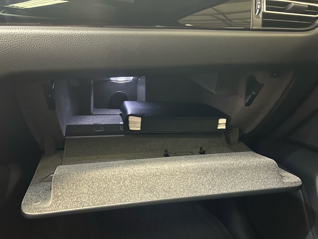 Certified 2023 Porsche Macan Turbo image 29